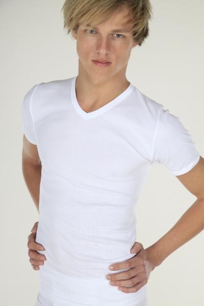 Heren T-shirt korte mouw, v-hals. Wit. m3000